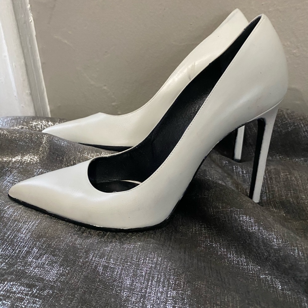 Saint Laurent Pumps